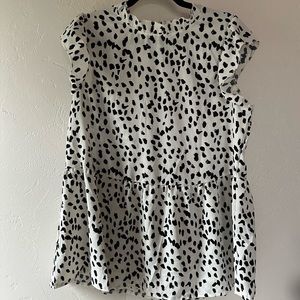 Women’s top - cap sleeve - peplum style - XL - NWOT - white w black dots